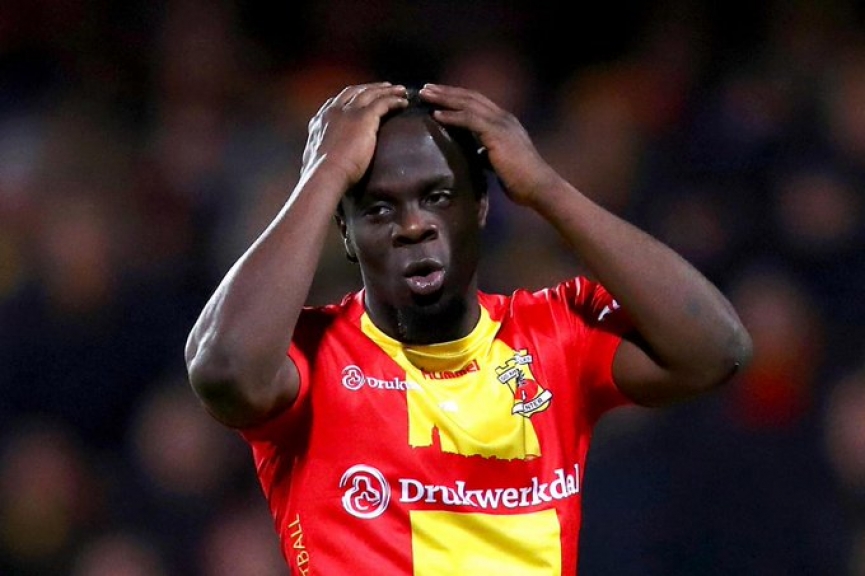 Ghanaian striker Elvis Manu SACKED by Dutch side for supporting his